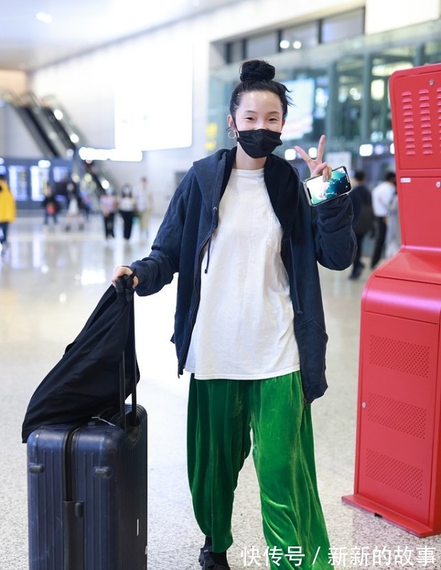 模特 模特金大川和新女友雎晓雯，日常穿搭和T台挺不同，低调且自在！