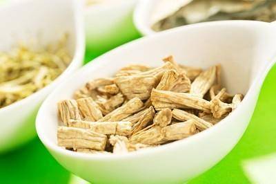 腰椎病|''枸杞+白酒''太厉害,腰突、坐骨痛就用这招,用一个灵一个!