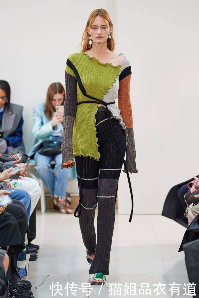 冬日|4款毛衣提升冬日氛围感,随便一穿都好看,你不来一件吗