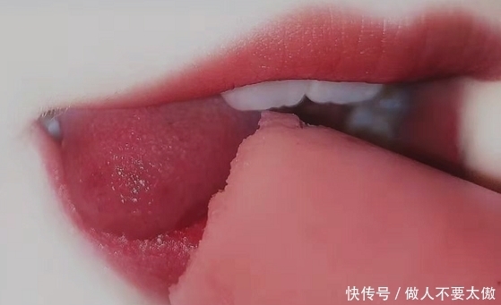 “原相机+嘴巴”来袭!咬链子可以,唇刷可以,看到刀片:厉害了