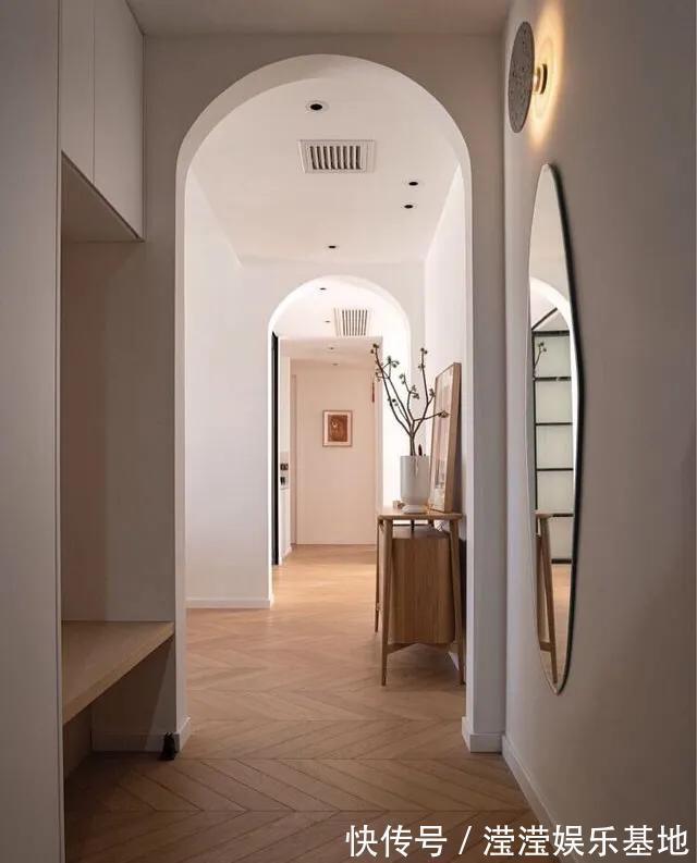 折叠门|100㎡小三房，坚持全屋打满柜子，飘窗这样设计，太实用了