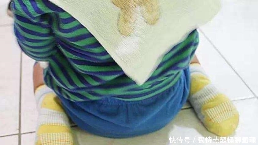 小宝宝|宝宝4种坐姿会越坐越“矮”,基因再好也无缘大长腿,家长要规避