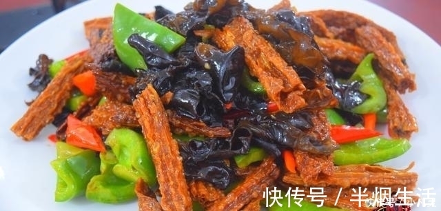 木耳炒腐竹最好吃的做法,简单美味又下饭,看看你喜欢吃不?
