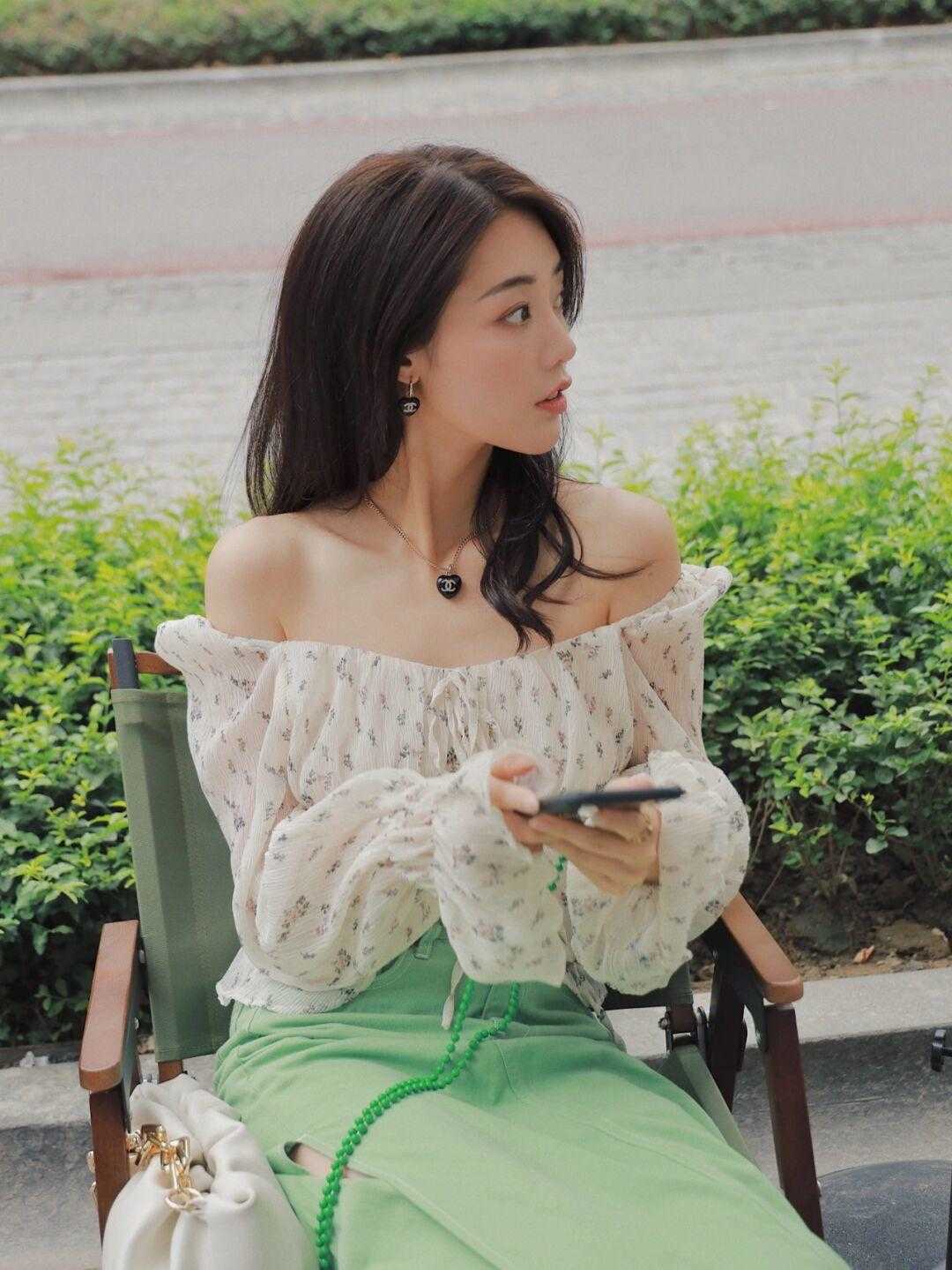 时尚博主|夏季怎么穿更温柔?这些半身裙的穿搭值得借鉴,减龄优雅又清爽