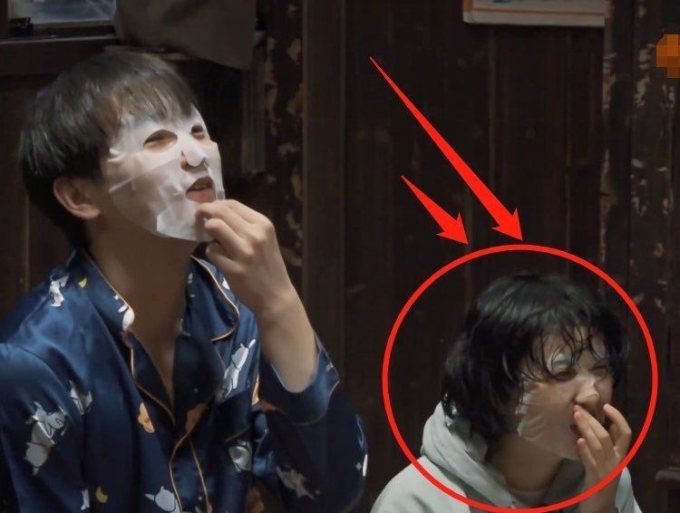 偶像包袱|导演为何只选张子枫一位常驻女嘉宾?看完首期节目后,终于明白了