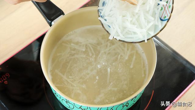 玉米粒|秋季给孩子穿衣,记住这4个“穿衣法则”,感冒生病少一半