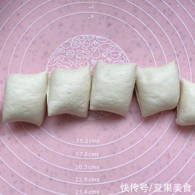 料足口感好,你一定喜欢的香菇木耳鲜肉包