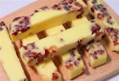 此甜品入口即化,香甜开胃,无水无油,减肥也能放心吃!