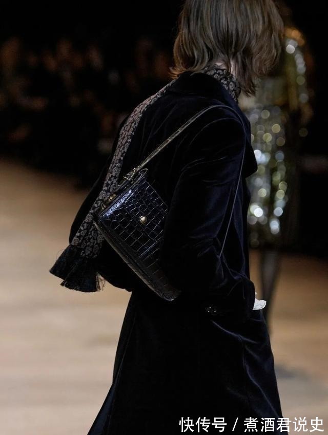 tote 今年最时髦,有个性的包包!今年最时髦,有个性的包包!