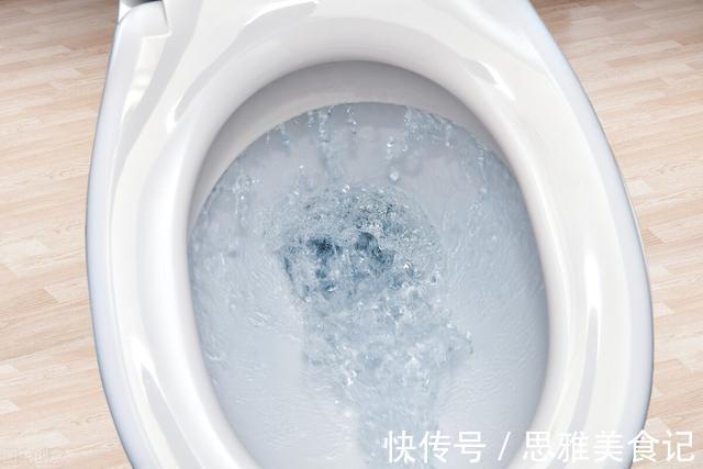 釉面|买马桶,别听商家说得“天花乱坠”,选购时,认准几个方面就够了