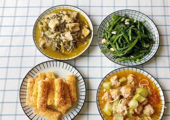 三口之家|晚餐我家从不买着吃，自家做的好吃又实惠，每次都光盘，有成就感