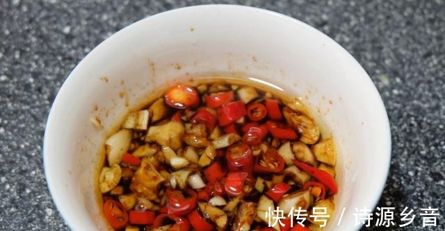 北方人爱吃一锅炖，食材丰富做法简单，自己炖一锅当午饭也不错！