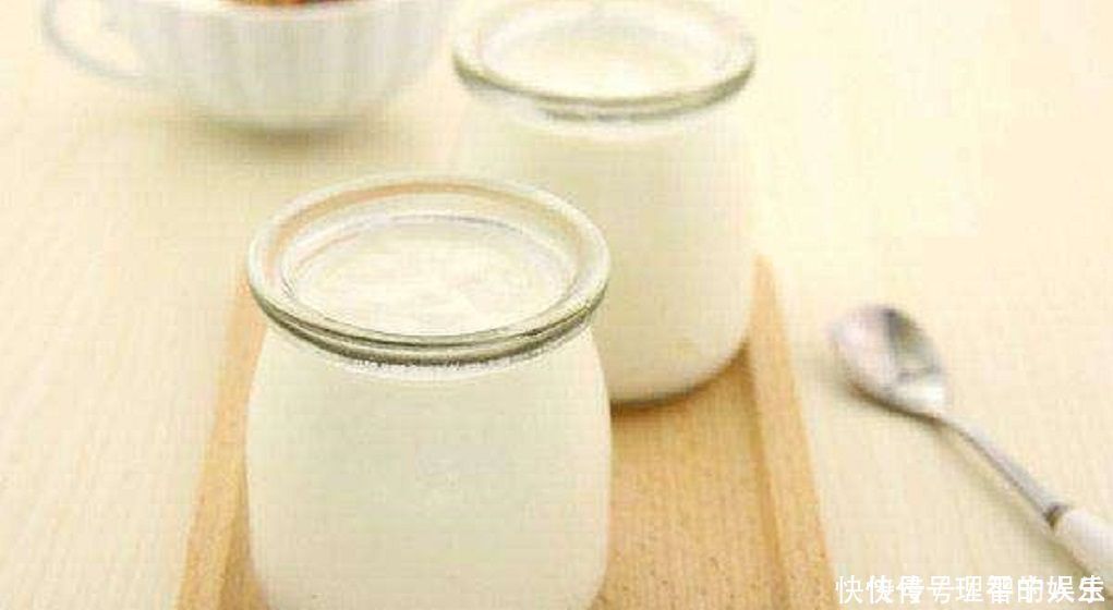 色斑妹子别乱花钱了,用酸奶加它敷脸,美白嫩肤又淡斑,值得收藏