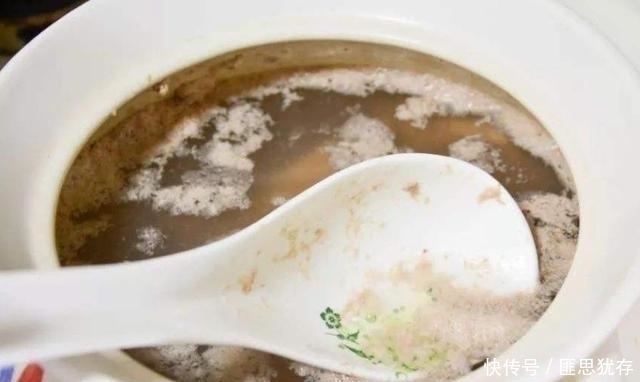 无论炖什么肉，万万不能直接焯水少了这一步，难怪又老又腥