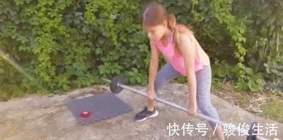 健身|12岁小女生尝试健身,看她坚持健身2周后,身材有什么变化