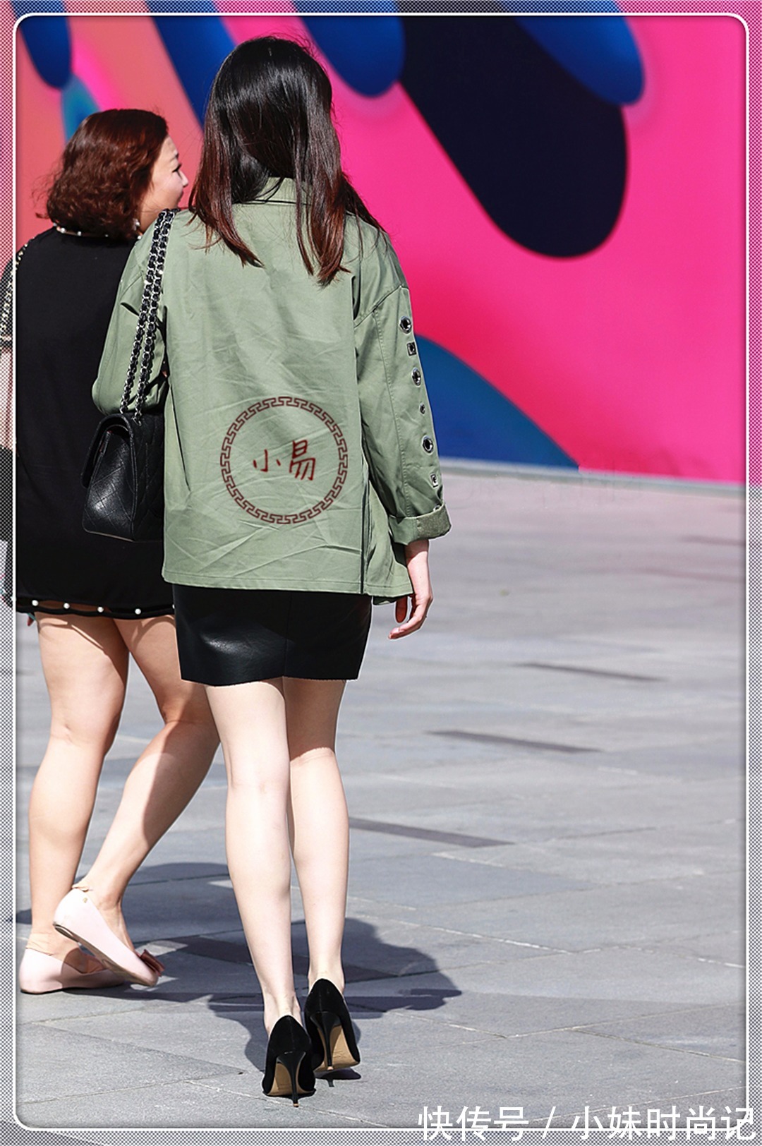 工装夹克|路人街拍:辣妈减龄小妙招!穿上老公风的工装夹克,显得很俏皮