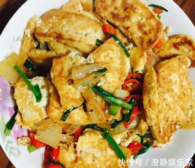 胡萝卜|美味可口的家常肉菜,入味又鲜美很爽口,简单好吃很滋补