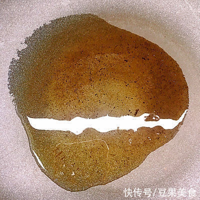 配着这盘凉拌豆皮，米饭可以吃三大碗