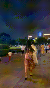 |搞笑GIF:带女朋友去动物园 我感觉好像被骗了