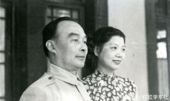 美国|此人是黄埔一期，被特赦后选择去了美国，让美国赔他一万多美金