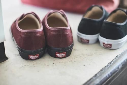 Vans Japan 再次大胆创新，是 Authentic？还是 Slip-On？