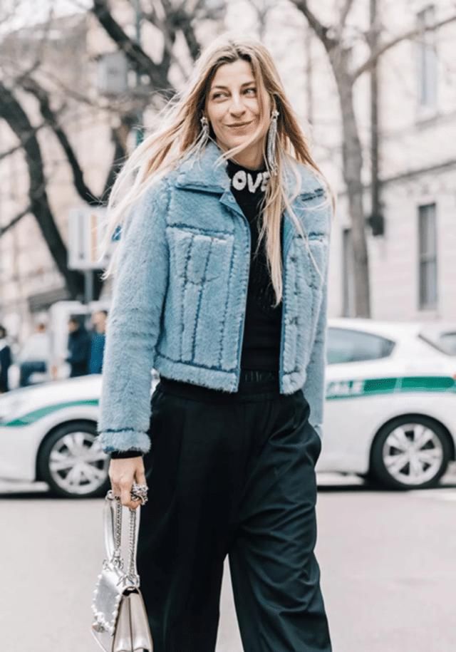 女人过了45岁，这3种＂颜色＂要少穿，显得没气色还很掉价