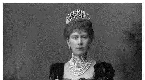 玛格丽特公主 英王室被蒙尘的6件绝世珠宝,几十年未见天日让人惋惜