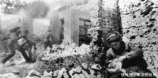 究竟|保卢斯的军事水平究竟怎么样斯大林格勒战役期间,保卢斯的表现