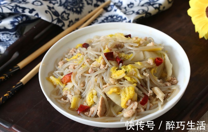 肉末|天热不想吃饭，做一道白菜炖粉条，开胃好吃，真下饭