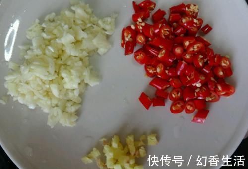 茄子皮|买茄子时，挑直的还是弯的好？多亏70岁菜老农告诫，再也不瞎买了