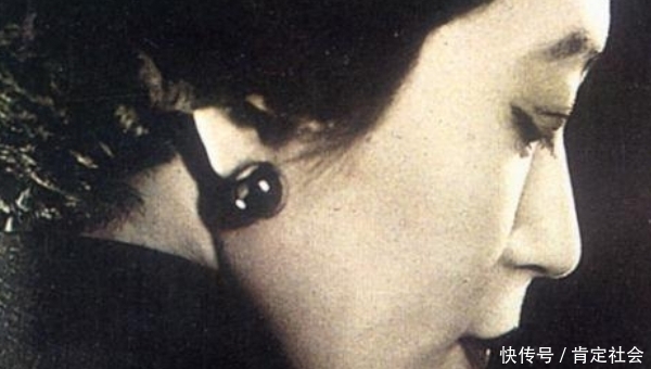 出租屋|张爱玲25年前孤独死在出租屋,四条遗嘱令人心痛,尤其第四条