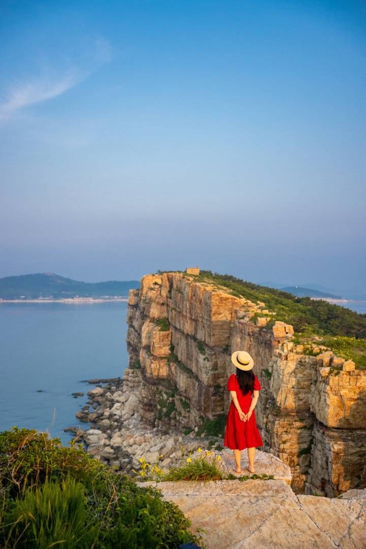 夏日嬷嬷茶|山东又一海岛无征兆蹿红，人称“东方巴厘岛”，是某片取景地