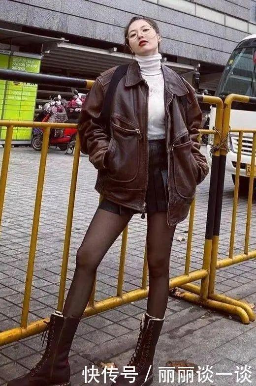 马丁靴的30个穿搭示范,可甜可盐,时髦炸了!