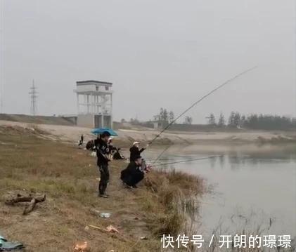 湖北一条河鳜鱼大爆发,短时间内钓了半护,有钓友为钓鱼请假一周