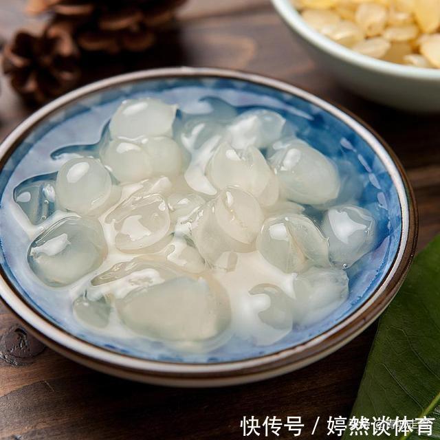 女人|女人不想老太快!建议多吃这几样,一口吃下去,满嘴都是胶原蛋白