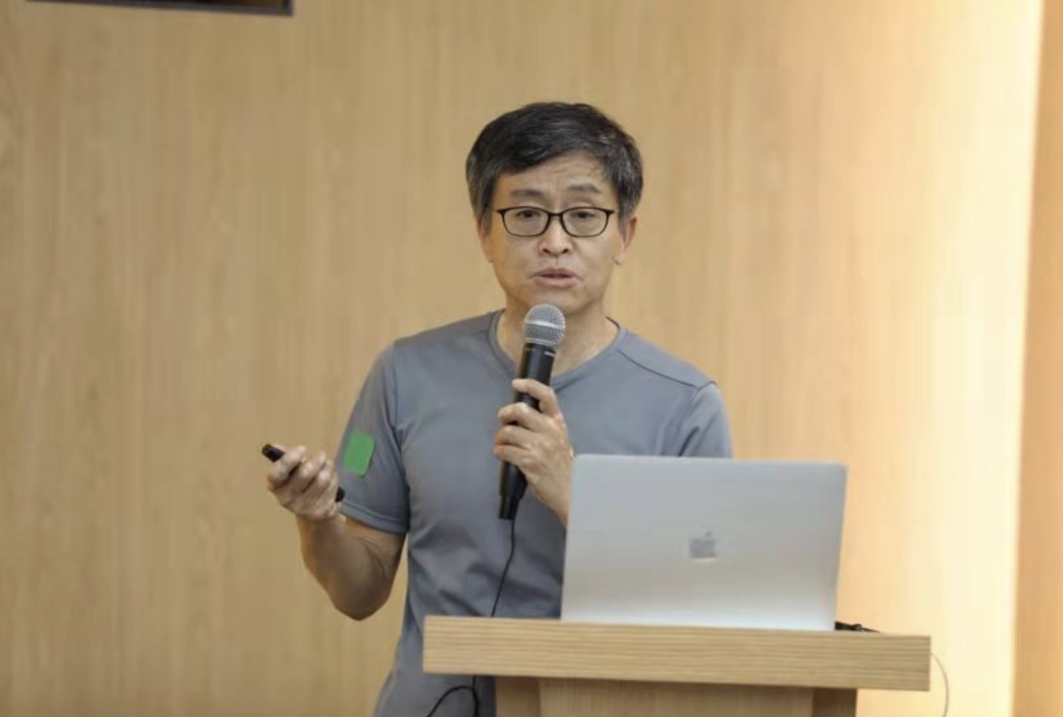 并发症|“中国整形第一刀”陈焕然：“独一无二就是更美的”