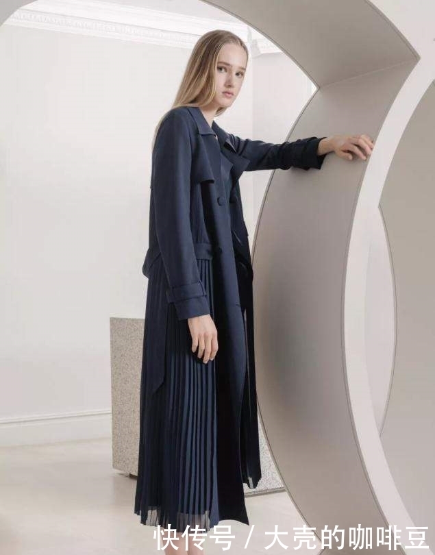 见过大场面的女人,春天穿风衣,都不会配这3种内搭,邋遢掉档次