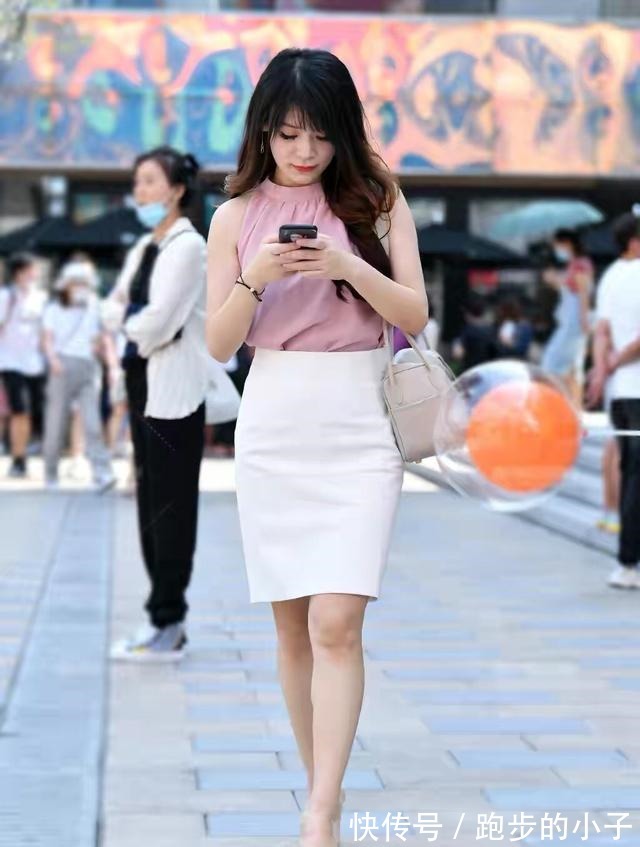 减龄 这样搭配青春靓丽,清新自然又减龄,展现一种少女气质!