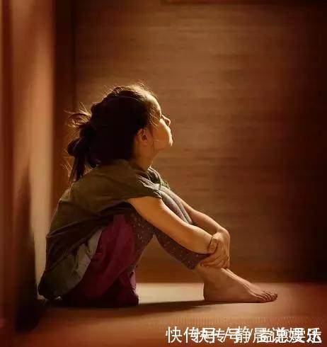 年龄段|再生气也别动手，这3个年龄段的孩子不能打