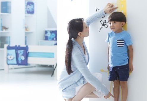 骨骺线|孩子骨骺线闭合前,会有3个变化,家长做好2点,孩子多长8公分