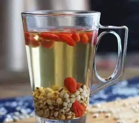 枸杞子|枸杞的绝配不是菊花而是它!补血安神、养肝明目,越喝越年轻!