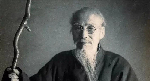 画作&齐白石盯着新凤霞目不转睛,旁人提醒,齐白石怒怼:我偏要看