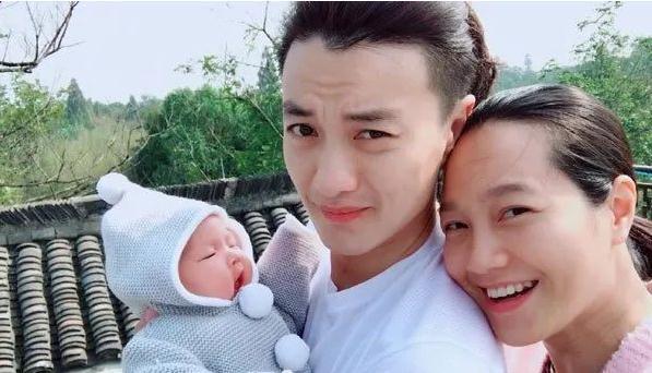 從主持一姐到卑微丹，朱丹的原生家庭對她影響有多大