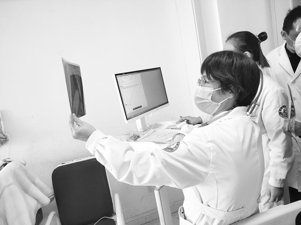 肺炎|肺炎高发，患者扎堆就医医生提醒：少去人流密集场所，家中多通风