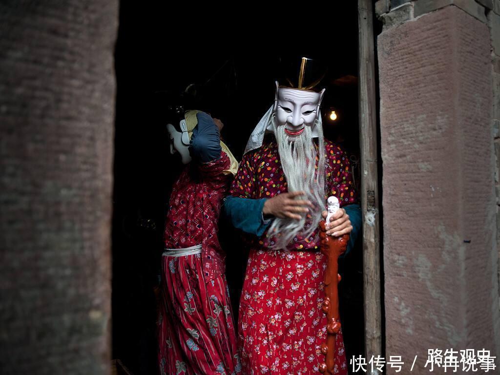 三星堆青铜面具因何神秘是“巫”的一种存在,现在应该被称艺术