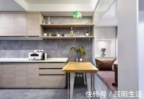 衣帽间|47平小一居,舍弃客厅,阳台装浴缸,整个家更实用!