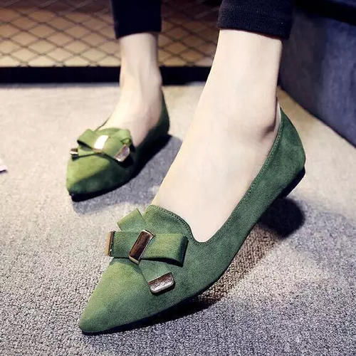 开春还在穿小白鞋？细高跟都out了，现在流行这几款