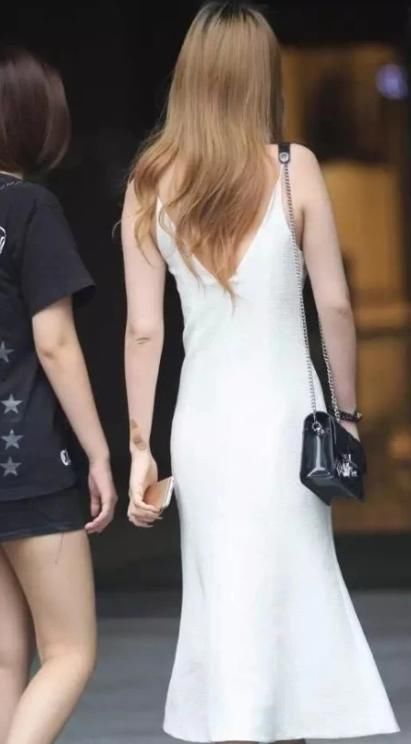 与众不同|一组路人街拍,百搭时尚不挑人的穿搭,美的与众不同