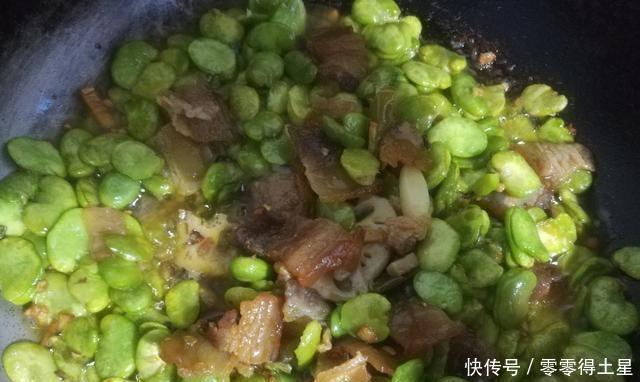 回锅肉|让我们来一盘回锅肉炒蚕豆,荤素搭配更有营养,你值得拥有