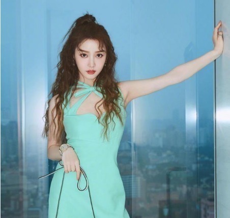 姜貞羽,徐藝洋因禍得福,人氣資源樣樣不差,彎道超車硬糖少女